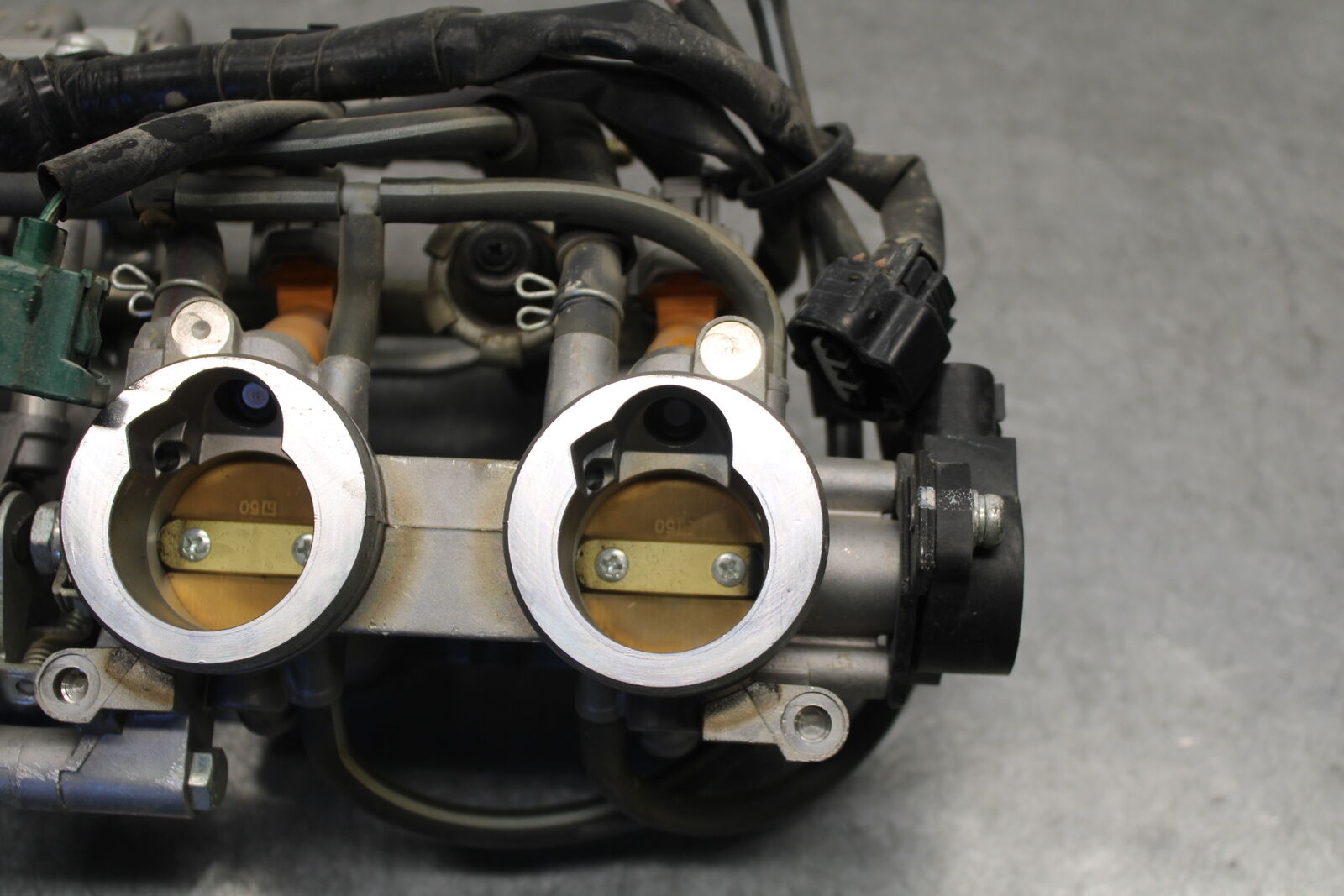 09-15 YAMAHA FZ6R MAIN FUEL INJECTORS / THROTTLE BODIES 20S-13750-00-00 BB686