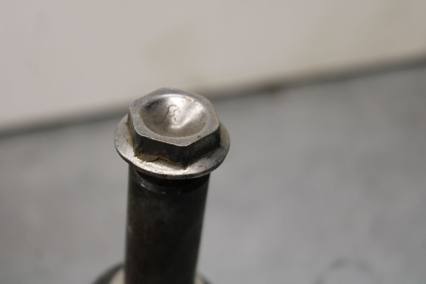 13-18 KAWASAKI NINJA ZX6R FRONT WHEEL RIM AXLE PIVOT BOLT BB118