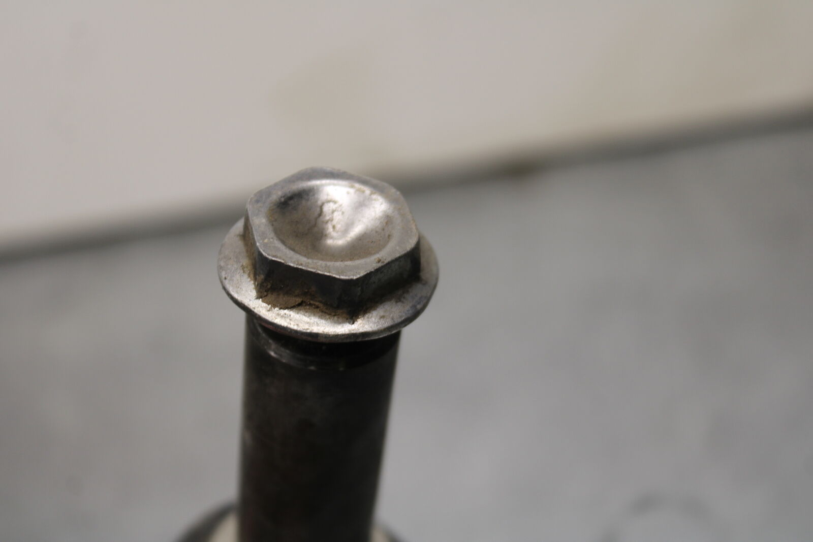 13-18 KAWASAKI NINJA ZX6R FRONT WHEEL RIM AXLE PIVOT BOLT BB118