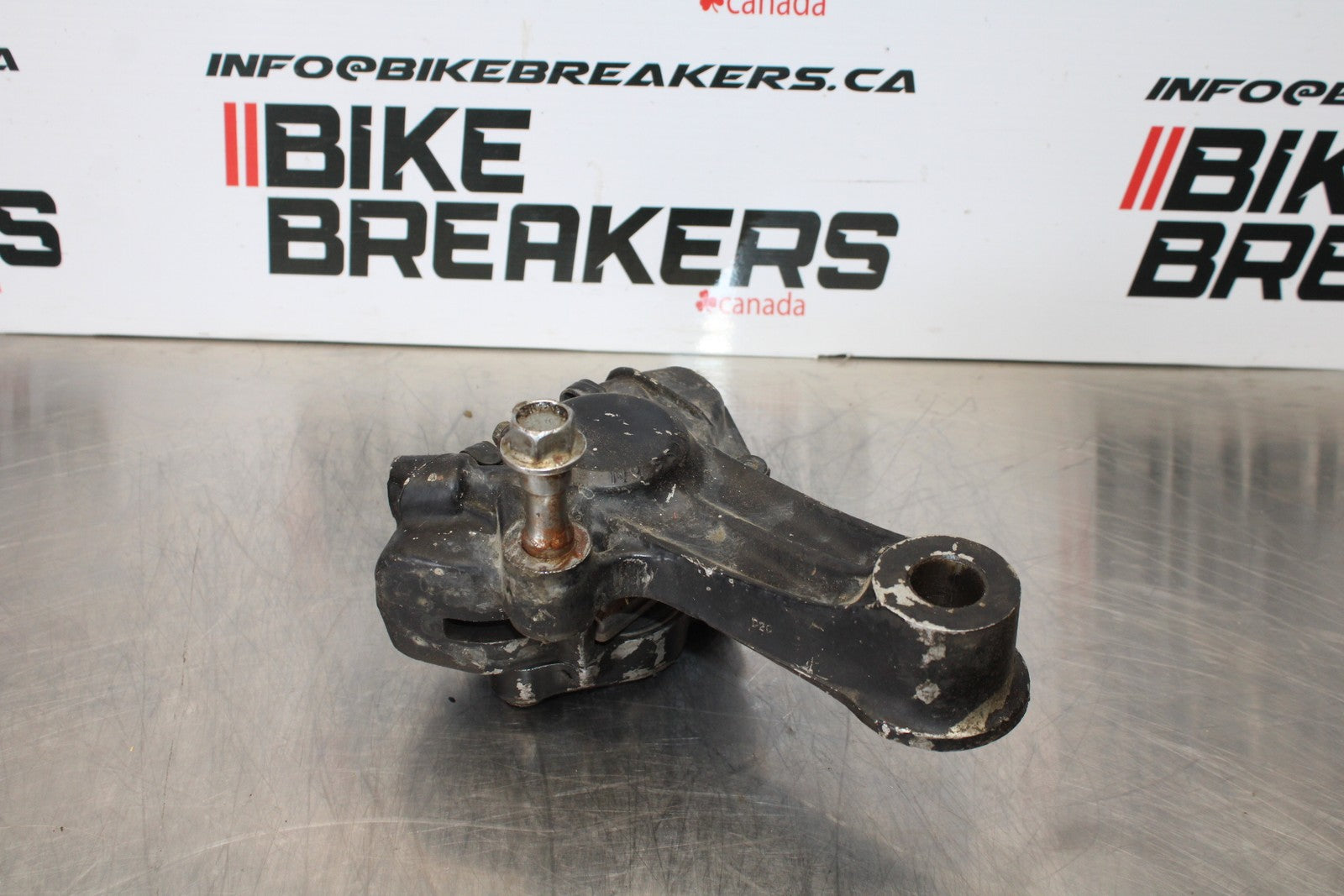 78-79 HONDA GOLDWING 1000 REAR BACK BRAKE CALIPER W MOUNT BRACKET BB171