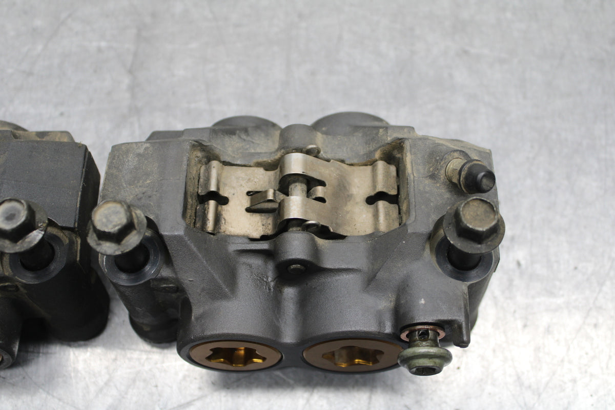 06-07 YAMAHA YZF R6 RIGHT LEFT FRONT BRAKE CALIPER SET PAIR CALIPERS BB742
