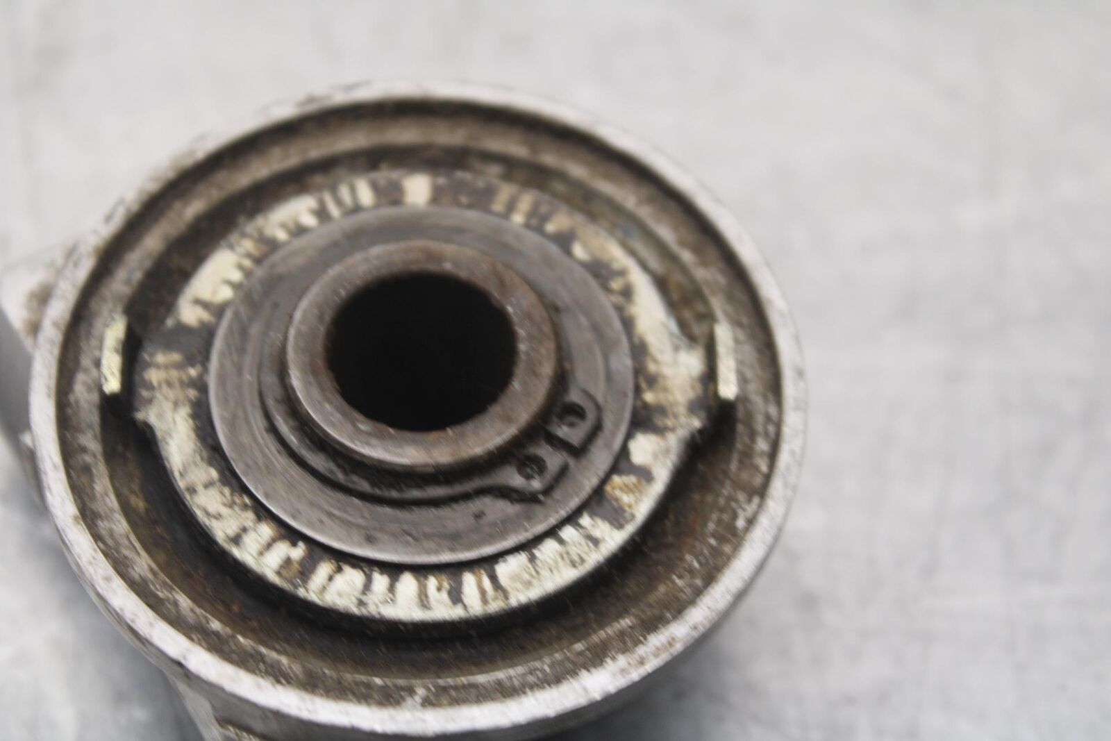 80-83 SUZUKI GS750E SPEEDOMETER DRIVE GEAR  BB82
