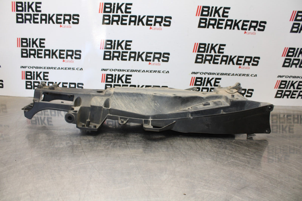 04-05 YAMAHA YZF R1 REAR SUBFRAME BACK SUB FRAME  BB173