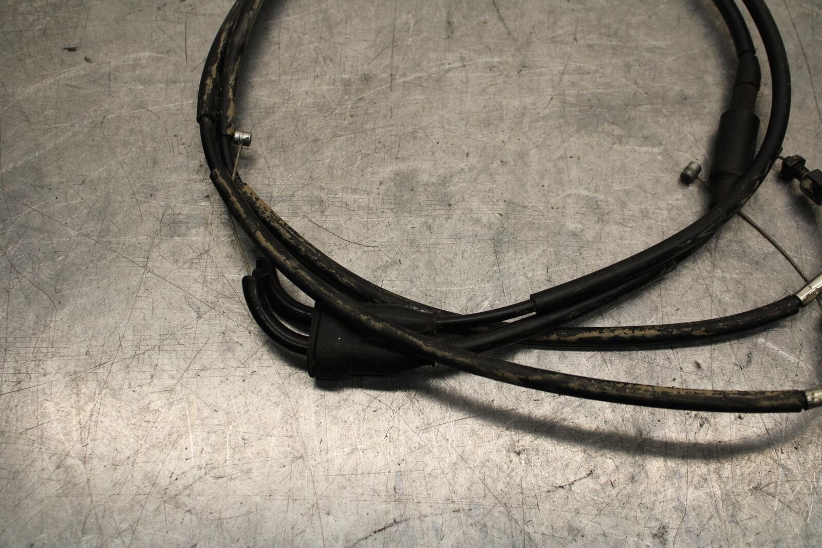 2015 Yamaha FZ09 THROTTLE CABLES LINES 1RC-26302-00-00 BB69