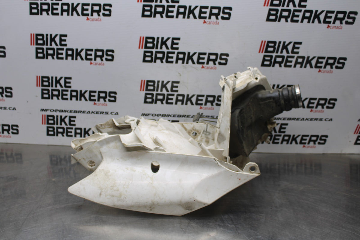 13 KTM 350 SXF AIR CLEANER FILTER BOX BB104