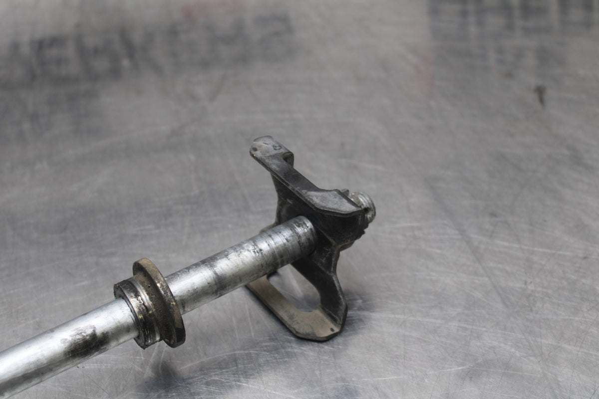 09 KAWASAKI NINJA 250R REAR AXLE BACK WHEEL RIM PIVOT BOLT AXEL BB824