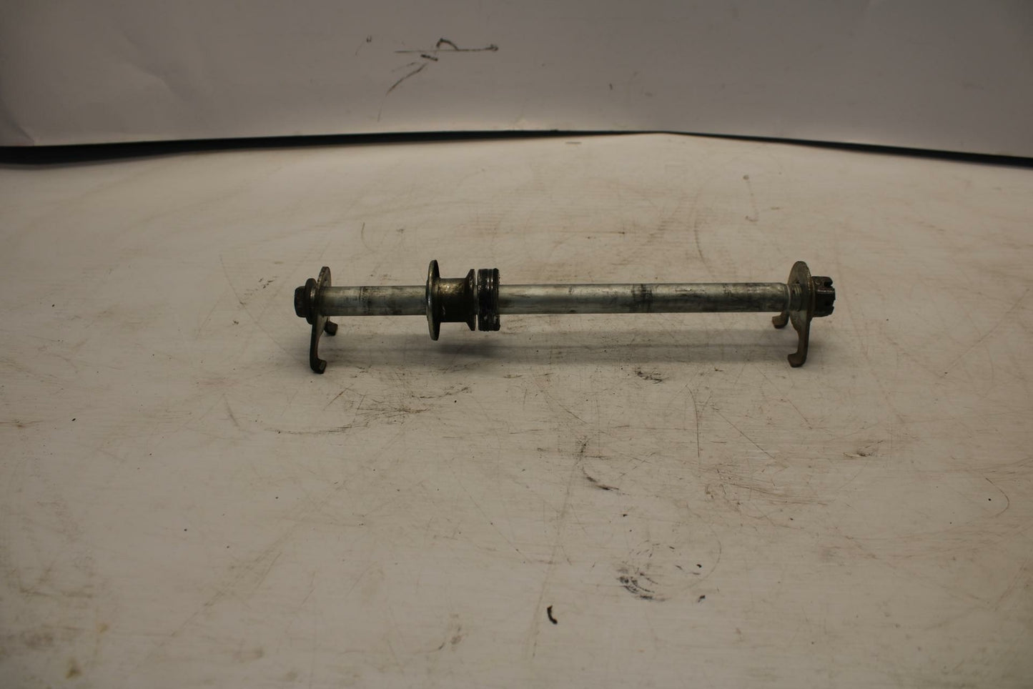 04-09 SUZUKI GS500F REAR AXLE BACK WHEEL RIM PIVOT BOLT AXEL 64711-01D20 BB261