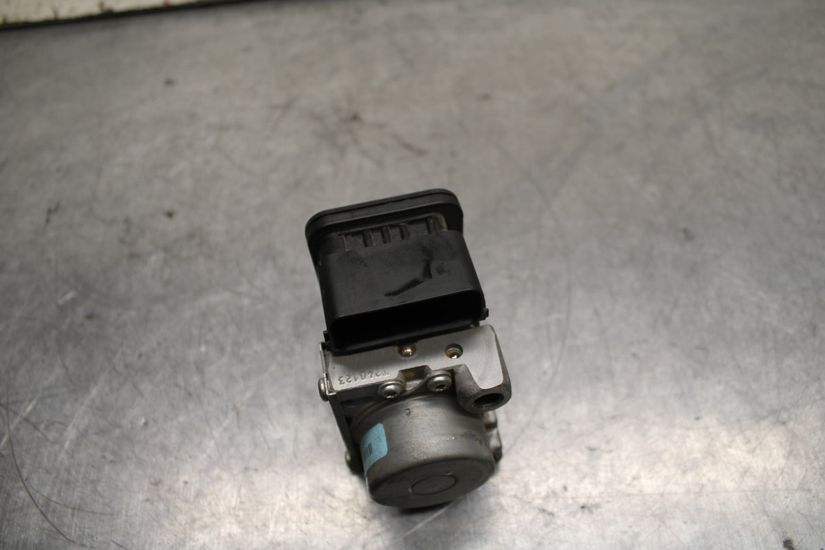 15-16 HONDA CB300F ABS PUMP UNIT MODULE BB740