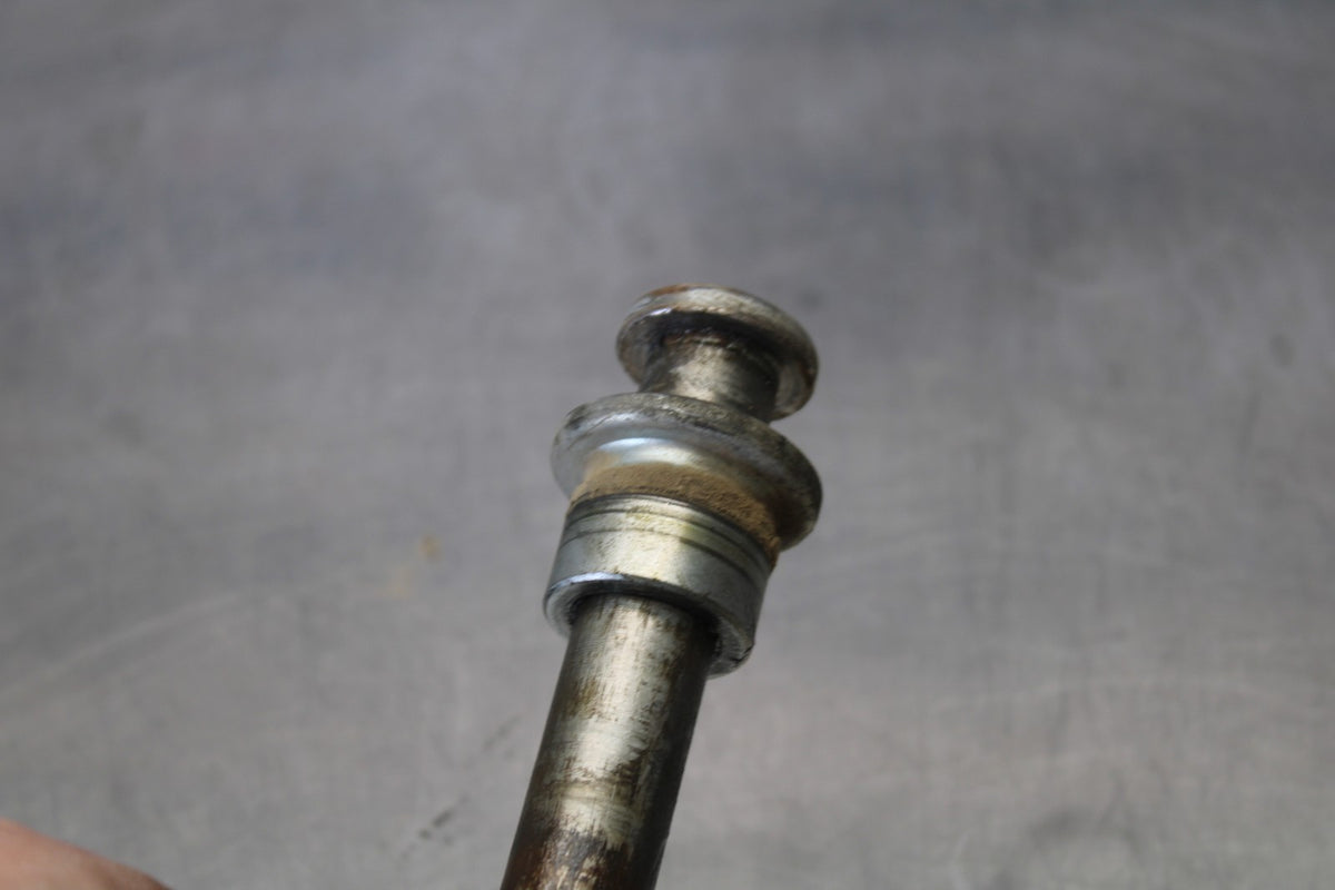 03-08 HONDA VTX1300C REAR AXLE BACK WHEEL RIM PIVOT BOLT AXEL BB868