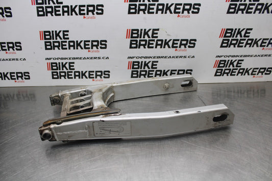 02 DUCATI MONSTER 620 REAR SWINGARM BACK SUSPENSION SWING ARM