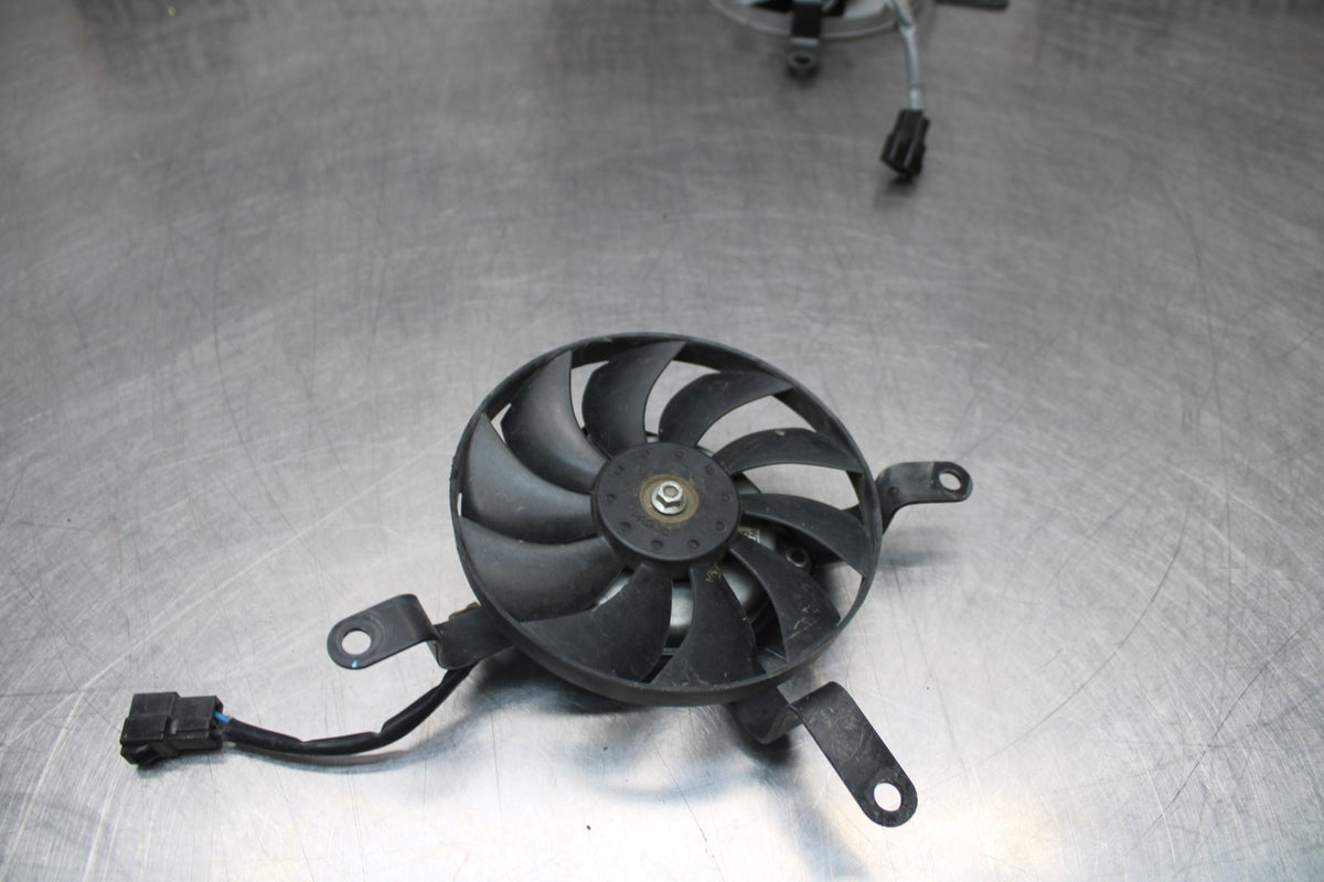 13 YAMAHA YZF R1 ENGINE RADIATOR COOLING FAN SET BB781