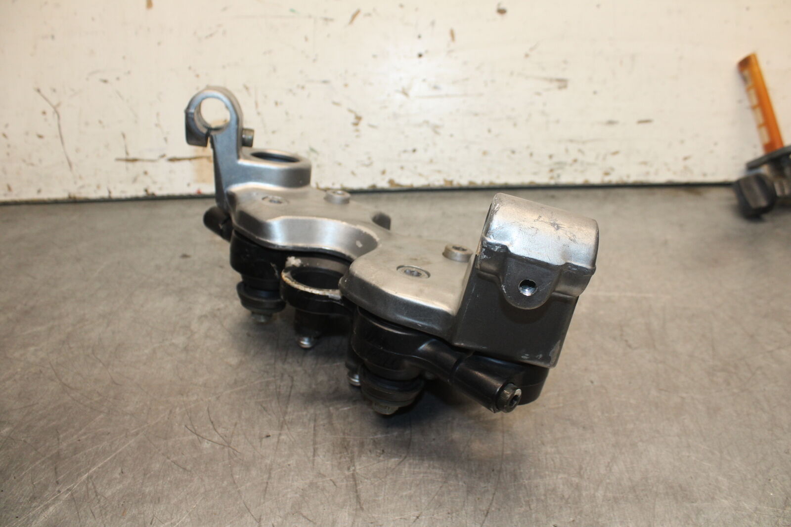 04-05 SUZUKI KATANA 750 GSX750F FORKS UPPER TRIPLE TREE CLAMP BB110