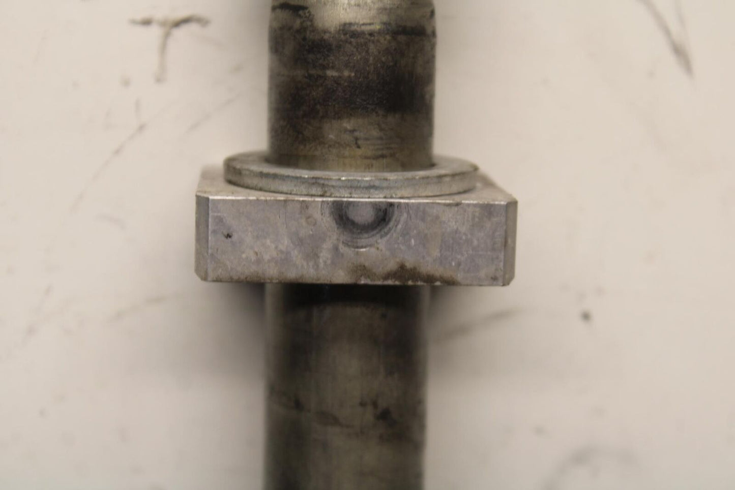 09-12 KAWASAKI NINJA ZX6R REAR AXLE WHEEL RIM PIVOT BOLT AXEL 41068-0613 BB640