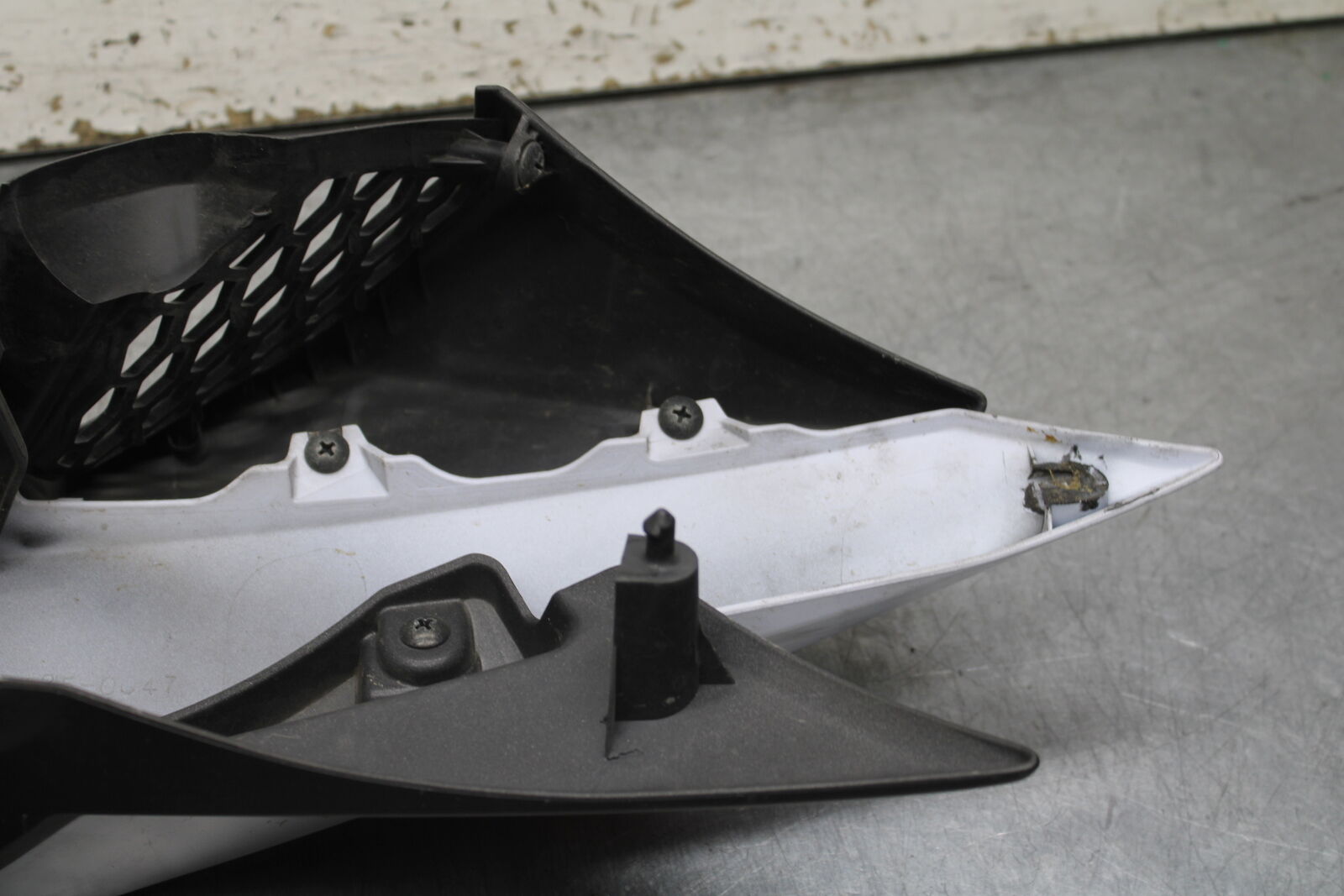 12-13 KAWASAKI Z1000 RIGHT FRONT UPPER MID SIDE FAIRING COWL PLASTIC BB743