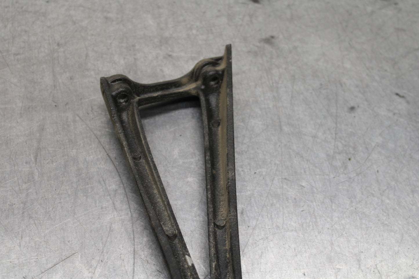 06-07 YAMAHA YZF R6 REAR BACK PASSENGER PEG SET PAIR BB742