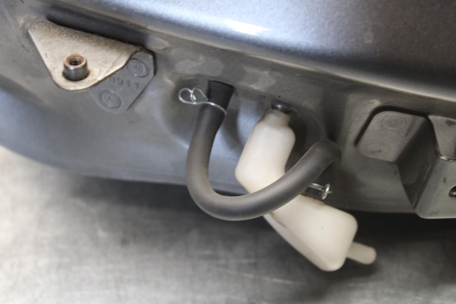 15-16 KAWASAKI EX300 GAS TANK FUEL CELL PETROL RESERVOIR BB635