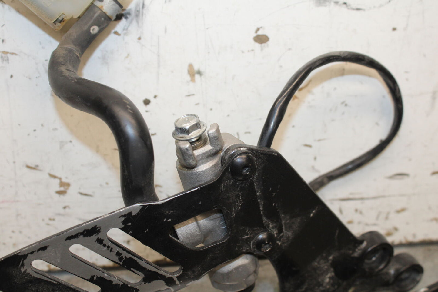 08-09 SUZUKI GSXR600 RIGHT REARSET REAR SET DRIVER FOOT PEG REST STOP BB728