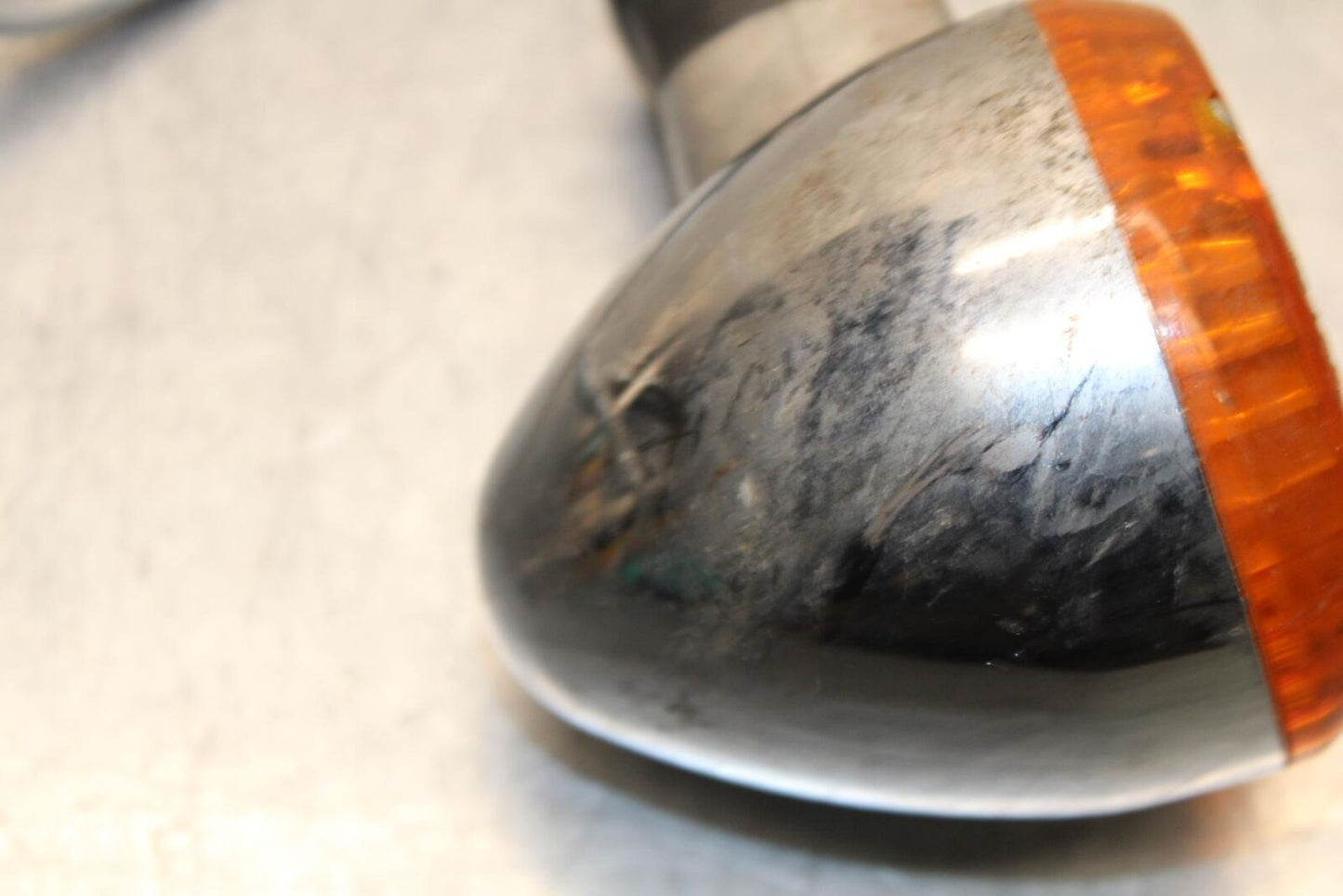 2005 Kawasaki Vulcan 1500 VN1500N Classic RIGHT FRONT TURN SIGNAL LIGHT BB576