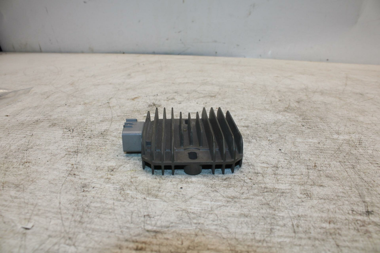 12-13 KAWASAKI EX300 NINJA RECTIFIER VOLTAGE REGULATOR BB373