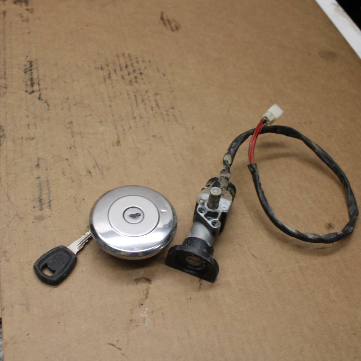 14-20 HARLEY-DAVIDSON STREET 500 IGNITION LOCK KEY SET W/ GAS CAP BB381 