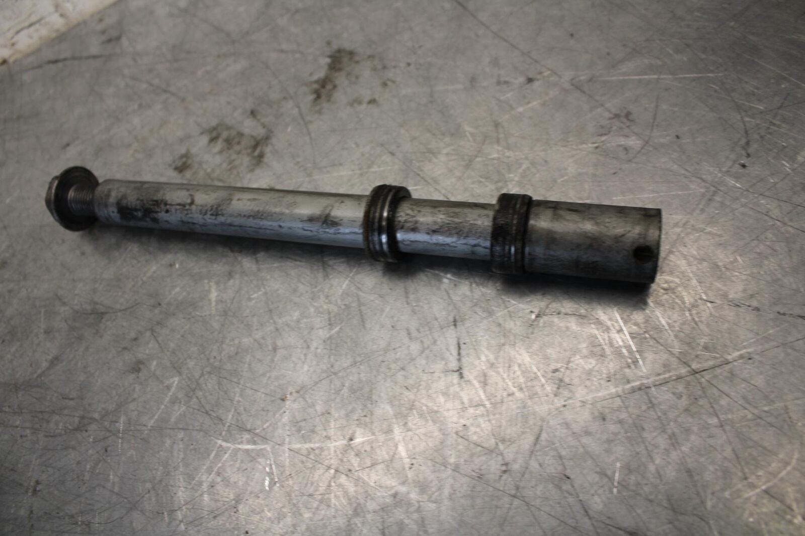 2011 Honda CBR600RR FRONT WHEEL RIM AXLE PIVOT BOLT 44301-MFJ-D00 BB520