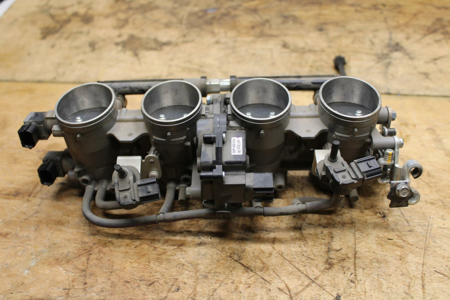 19-20 KAWASAKI NINJA ZX6R MAIN FUEL INJECTORS / THROTTLE BODIES BB338