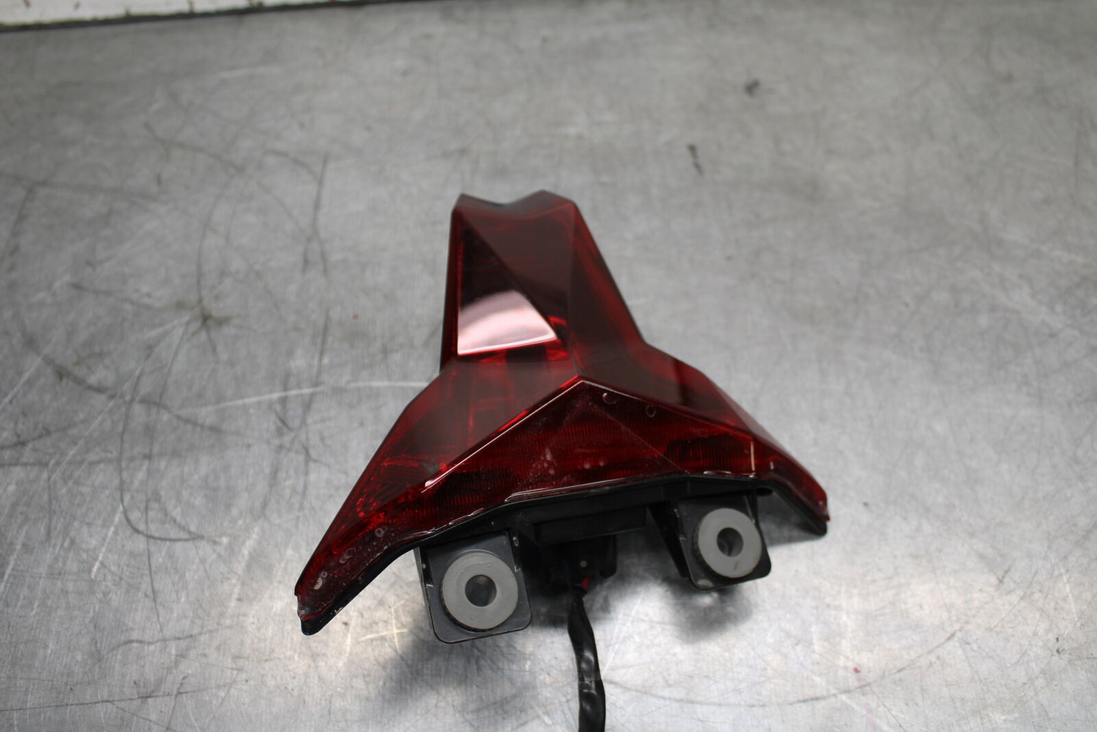 19-22 KAWASAKI Z400 REAR TAIL TAILLIGHT BACK BRAKE LIGHT BB708