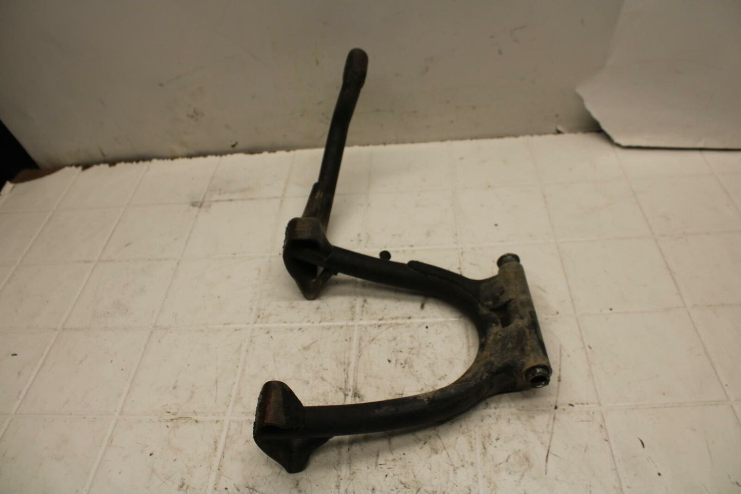 78-79 HONDA GOLDWING 1000 CENTER MAIN STAND BB406