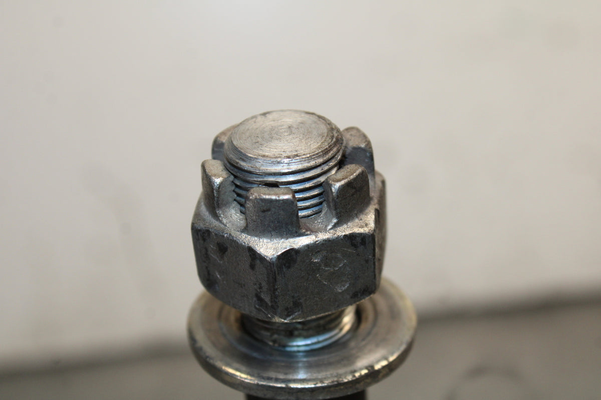 12-17 KAWASAKI ER-6N Z650 REAR AXLE BACK WHEEL RIM PIVOT BOLT AXEL BB709