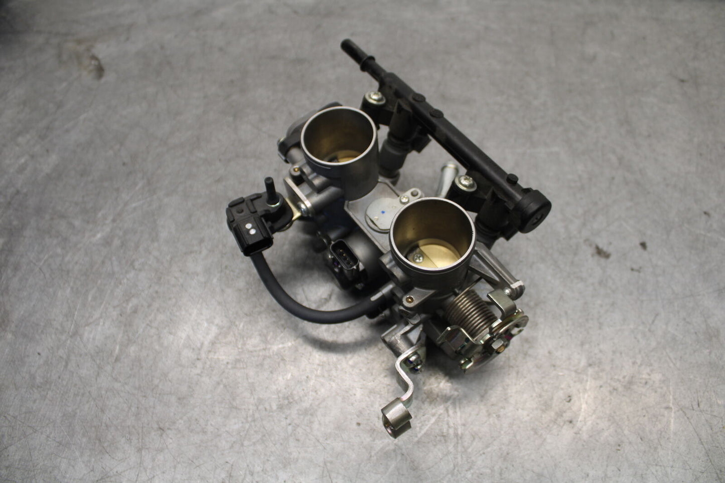 18-23 KAWASAKI NINJA 400 MAIN FUEL INJECTORS / THROTTLE BODIES BB660