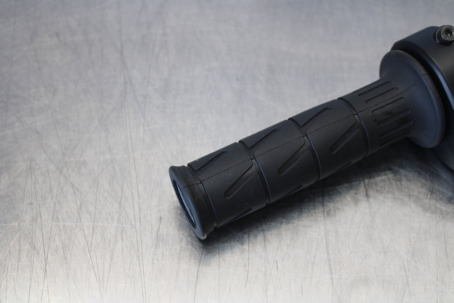 23-24 KAWASAKI NINJA ZX14R NEW!! THROTTLE CABLE LINE HOUSING GUIDE BB169