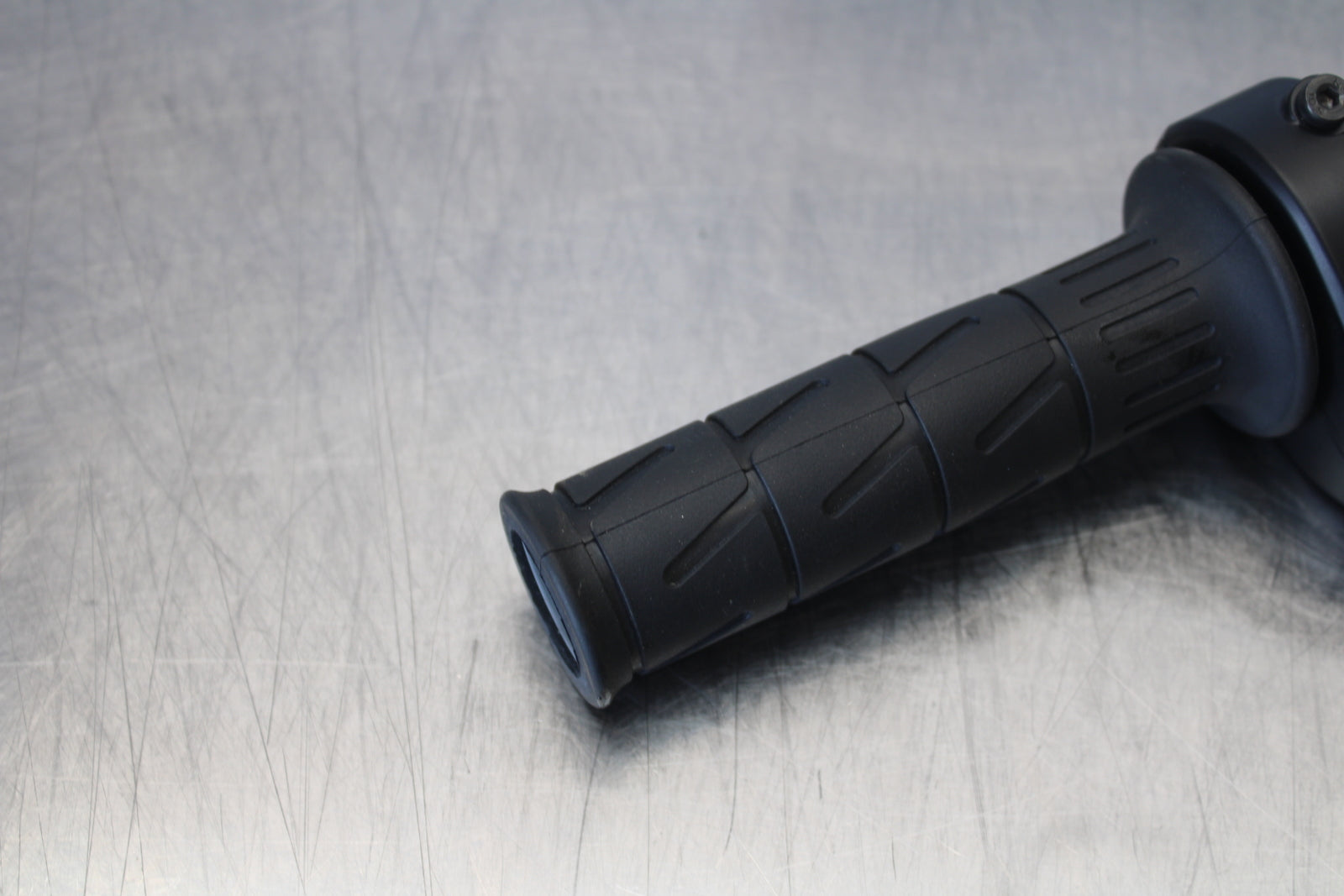 23-24 KAWASAKI NINJA ZX14R NEW!! THROTTLE CABLE LINE HOUSING GUIDE BB169