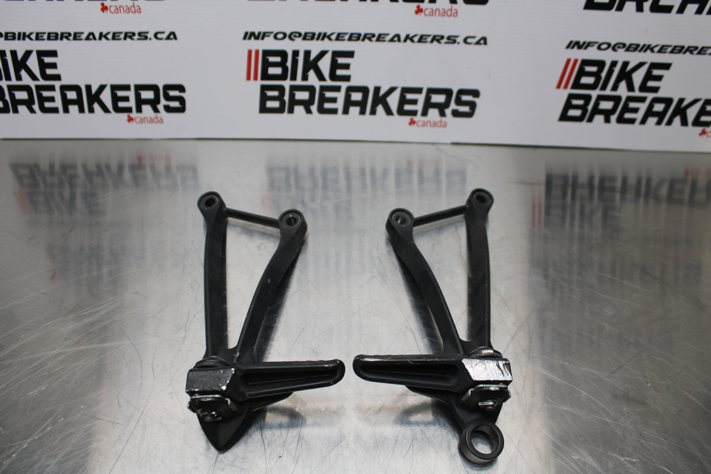 13-17 KAWASAKI NINJA ZX6R ZX636 ABS REAR BACK PASSENGER PEG SET PAIR BB143