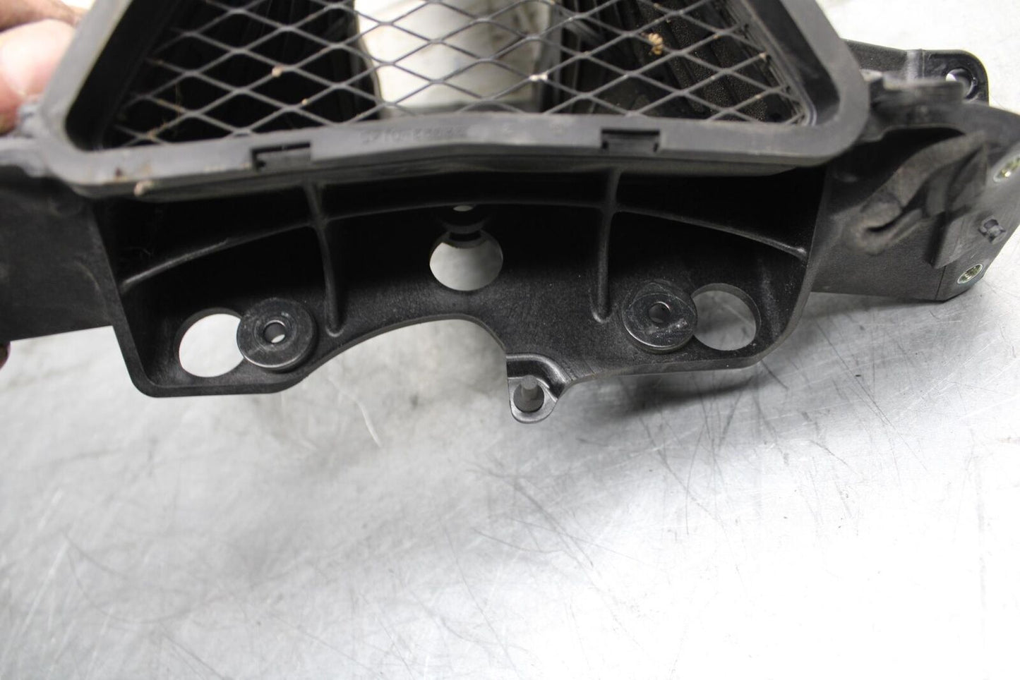 2009 Kawasaki Ninja ZX6R ZX600R UPPER FAIRING MIRROR GAUGES STAY BRACKET BB548