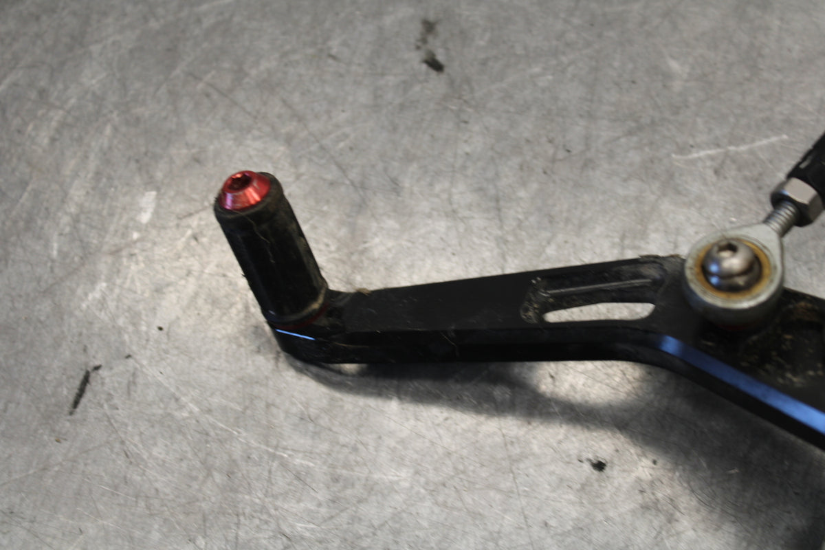11-24 SUZUKI GSXR750 SHIFTER LINKAGE SHIFT LINK PEDAL BB687