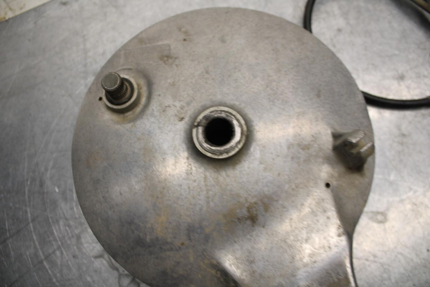 75 SUZUKI GT 550 REAR BRAKE HUB BB72