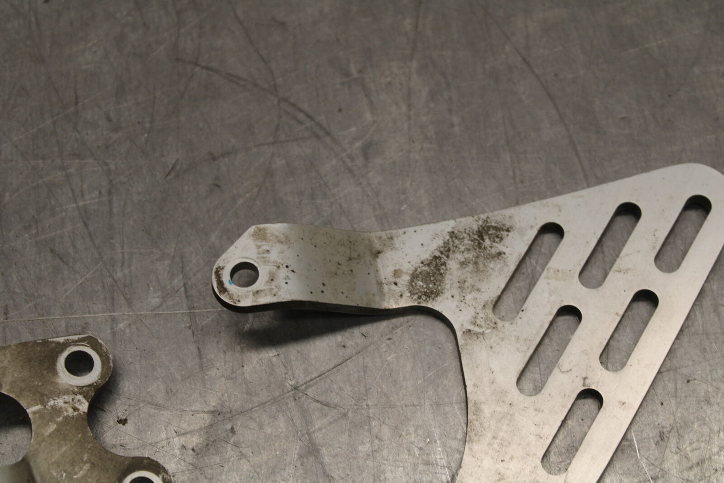 08-09 YAMAHA YZF R6S REARSET REAR SET HEEL GUARD COVER  BB114