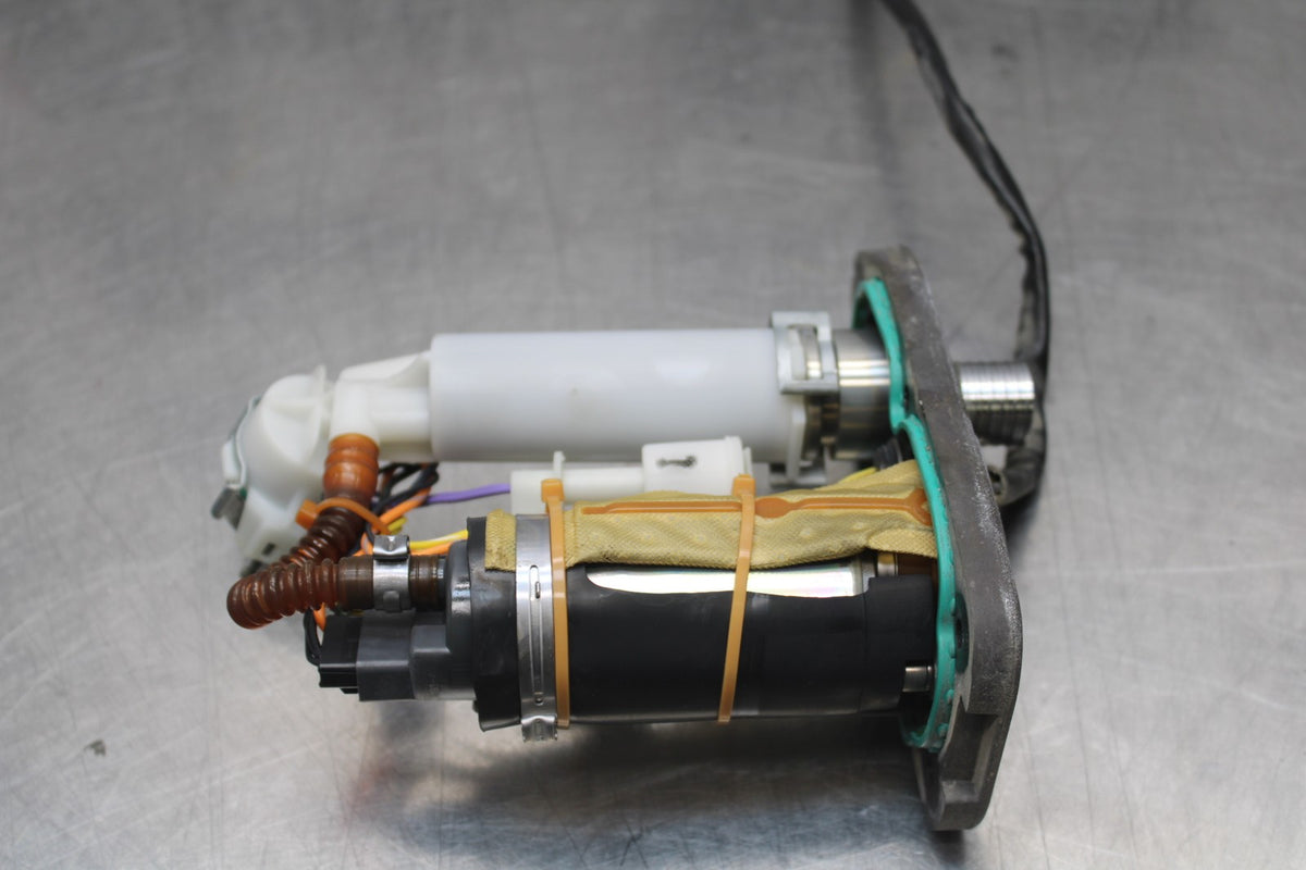 09 HARLEY-DAVIDSON SPORTSTER 1200 CUSTOM XL1200C FUEL GAS PUMP BB776