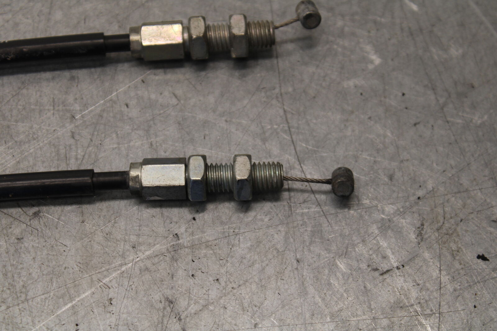 05-06 SUZUKI GSXR1000 THROTTLE CABLES LINES 58300-41G00 58300-41G10 BB663