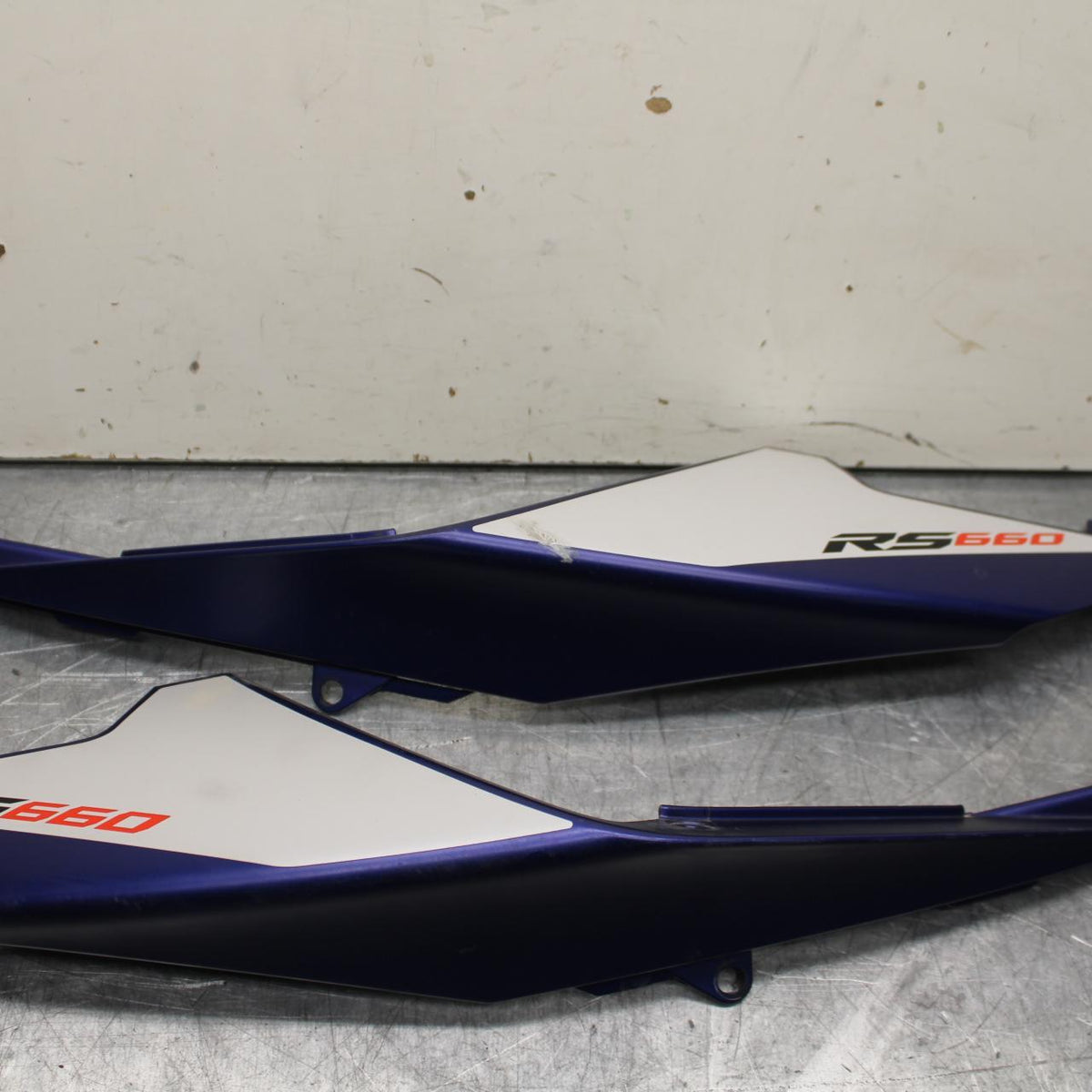 20-23 APRILIA RS660 RIGHT REAR BACK TAIL FAIRING COWL SHROUD BB611