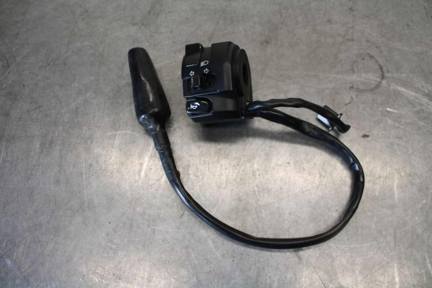 18-23 KAWASAKI NINJA 400 LEFT CLIP ON HANDLE HORN SIGNALS SWITCH SWITCHES  BB679
