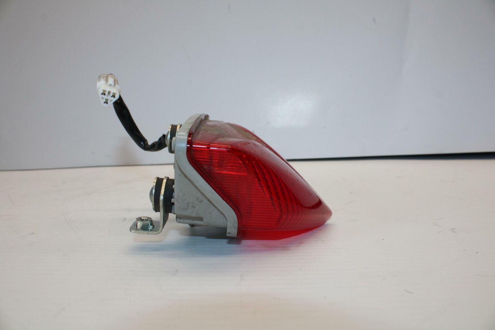 11-21 SUZUKI GSXR600 REAR TAIL TAILLIGHT BACK BRAKE LIGHT BB252