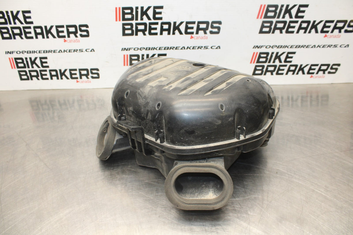 04-05 SUZUKI GSXR600 AIRBOX AIR INTAKE FILTER BOX BB792