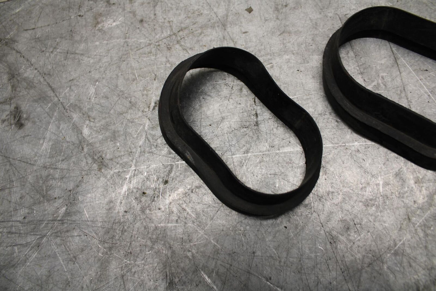 2007 Suzuki GSXR1000 RIGHT LEFT AIR INTAKE DUCT SEALS RUBBER BB44