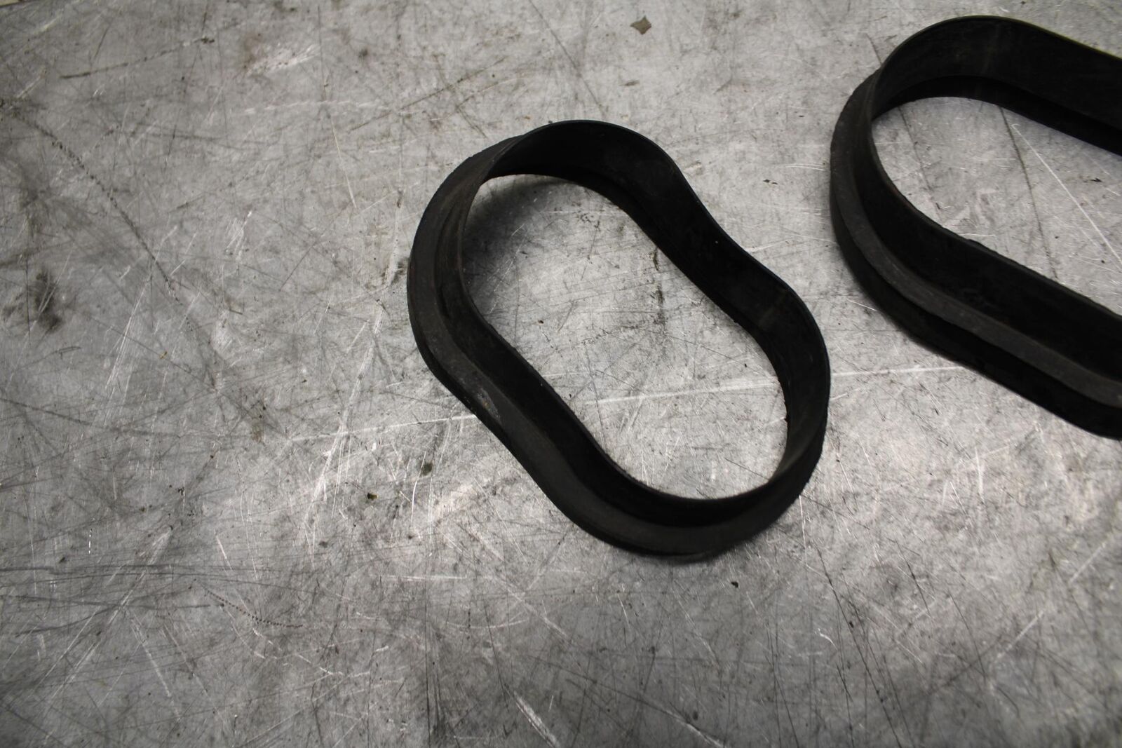 2007 Suzuki GSXR1000 RIGHT LEFT AIR INTAKE DUCT SEALS RUBBER BB44