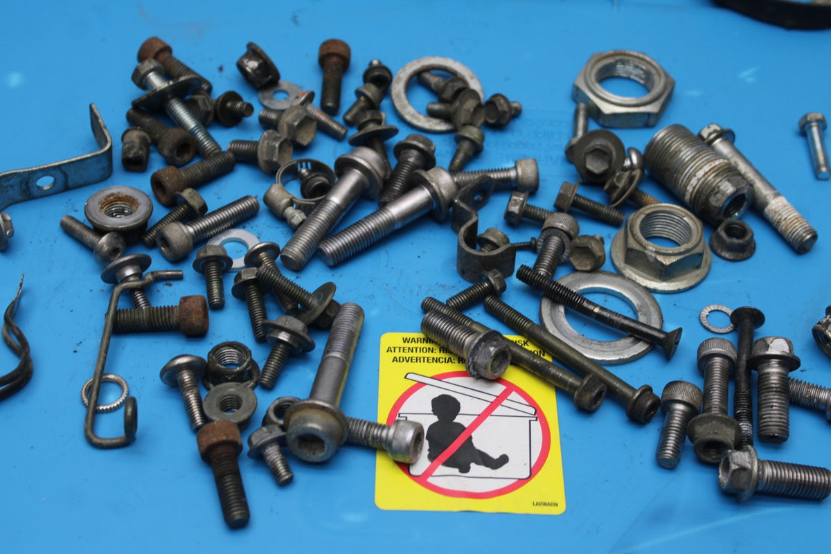 01-03 SUZUKI GSXR600 BOLTS HARDWARE MOTOR SCREWS BB841