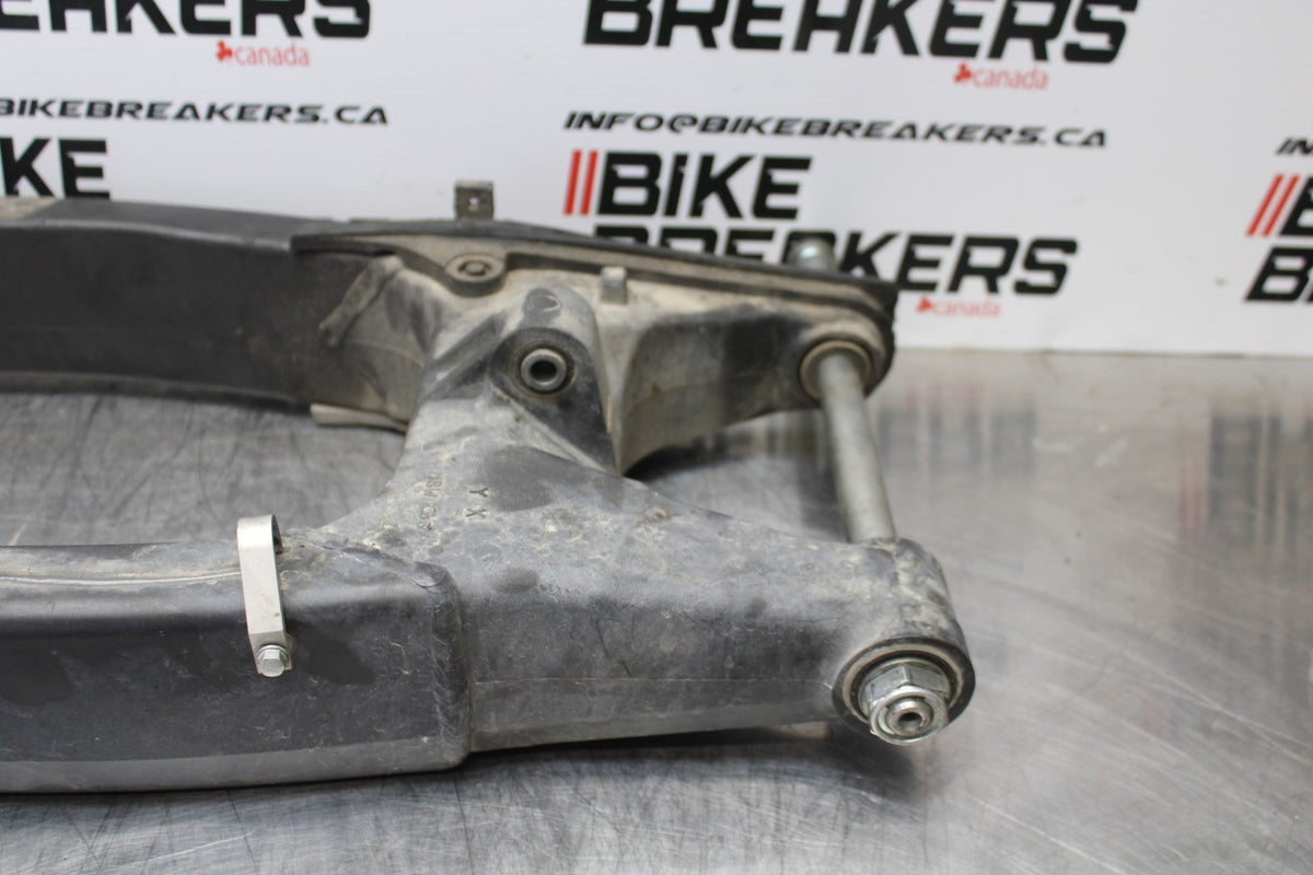 01-06 HONDA CBR600F4I REAR SWINGARM BACK SUSPENSION SWING ARM BB185