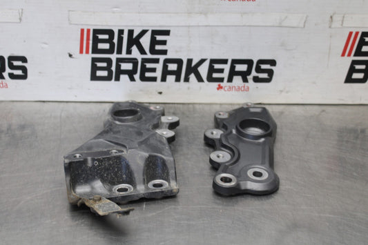 22-25 YAMAHA YZF R7 LEFT RIGHT REARSET REAR SET DRIVER PEG BRACKETS MOUNTS BB940