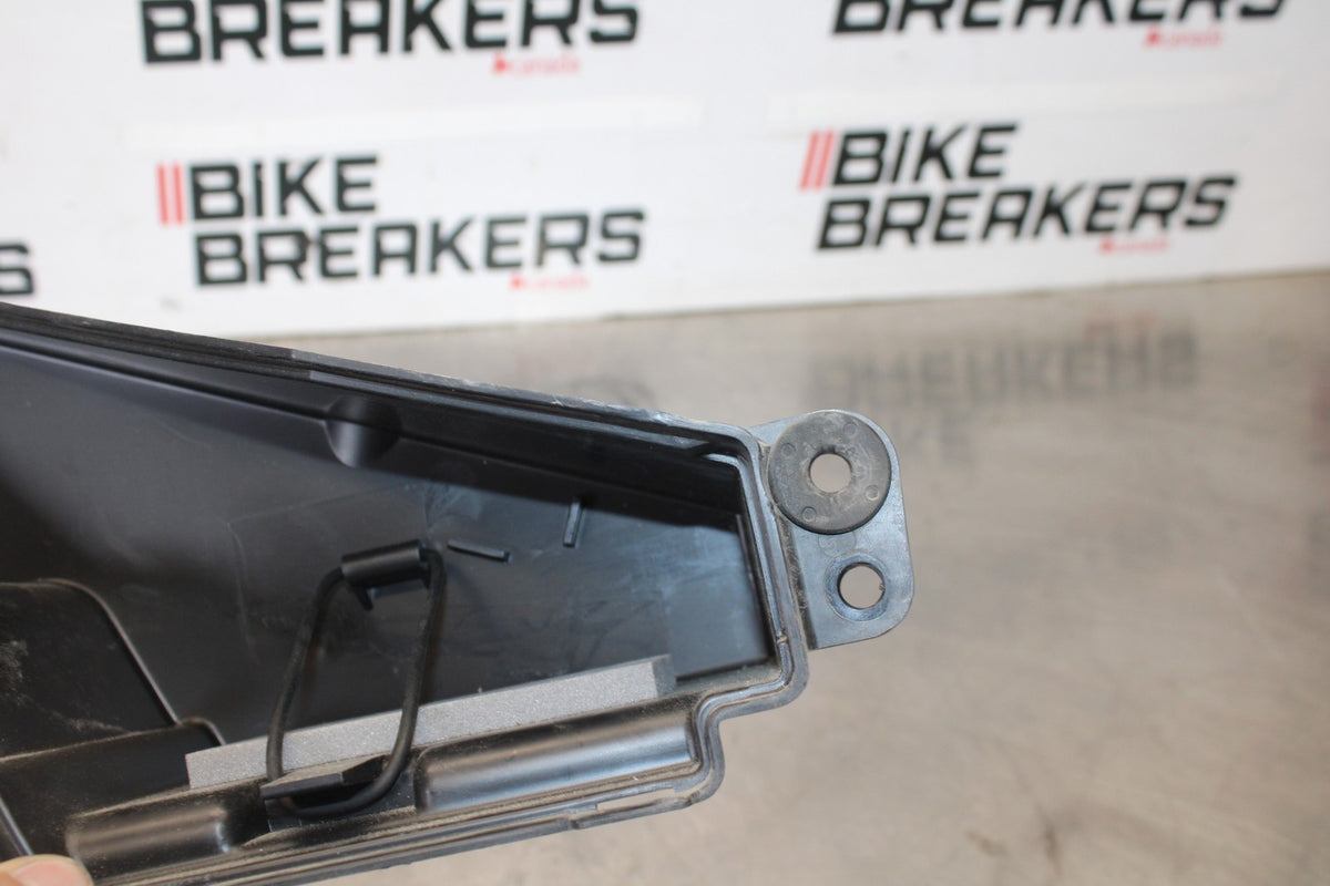 07 SUZUKI BOULEVARD M50 LEFT SIDE COVER PANEL COWL FAIRING BOX BB897