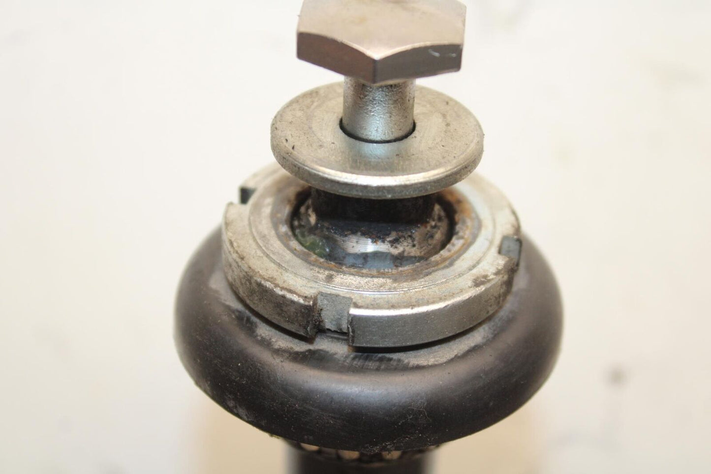 04-09 SUZUKI GS 500 FH GS500F FRONT FORKS CLAMP LOWER TRIPLE TREE STEM BB97